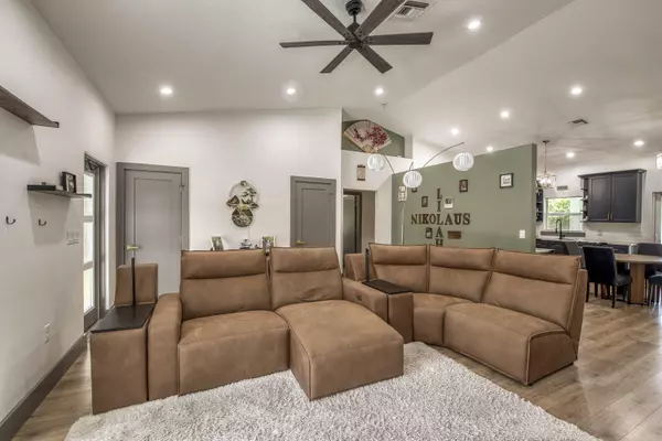 Okeechobee, FL 34972,11419 NE 3rd CIR