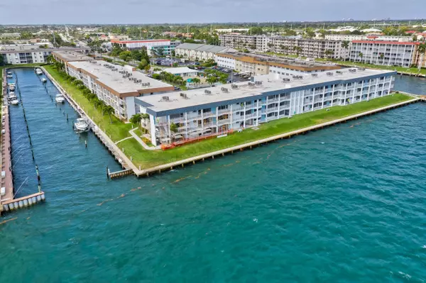 North Palm Beach, FL 33408,100 Shore CT 307