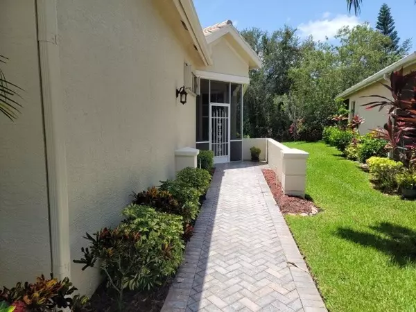 Port Saint Lucie, FL 34986,798 SW Munjack CIR