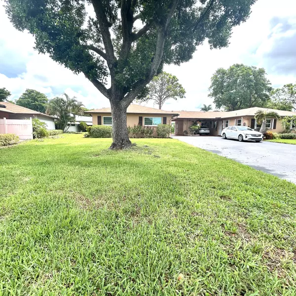 Delray Beach, FL 33445,715 Whippoorwill LN