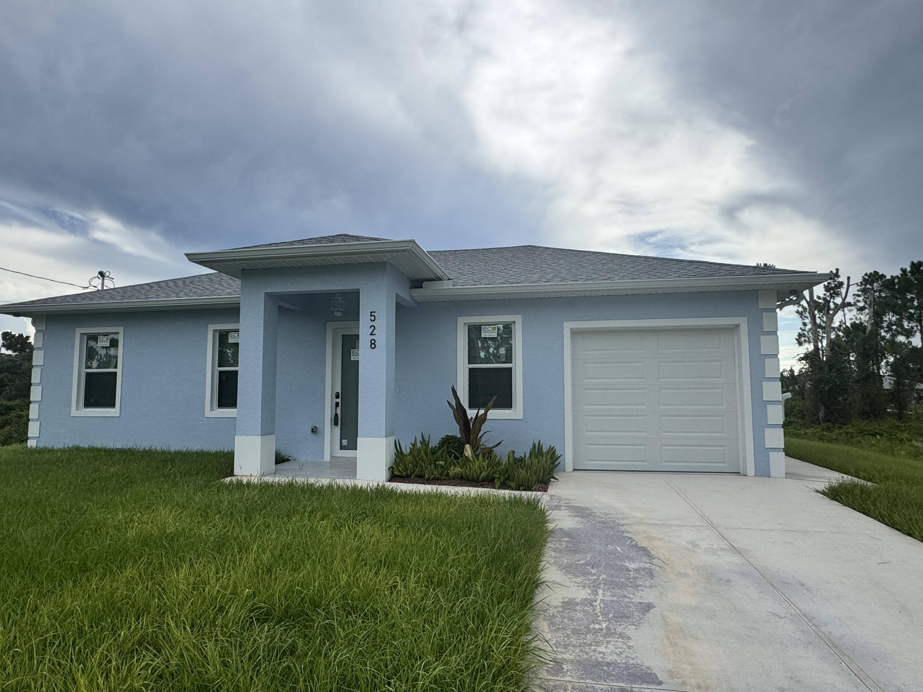 528 S Aspen AVE, Lehigh Acres, FL 33974