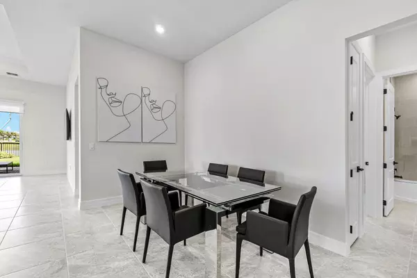 Palm Beach Gardens, FL 33412,12325 Frontline LN