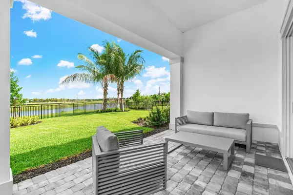 Palm Beach Gardens, FL 33412,12325 Frontline LN