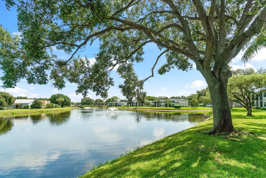 6944 Briarlake CIR 203, Palm Beach Gardens, FL 33418