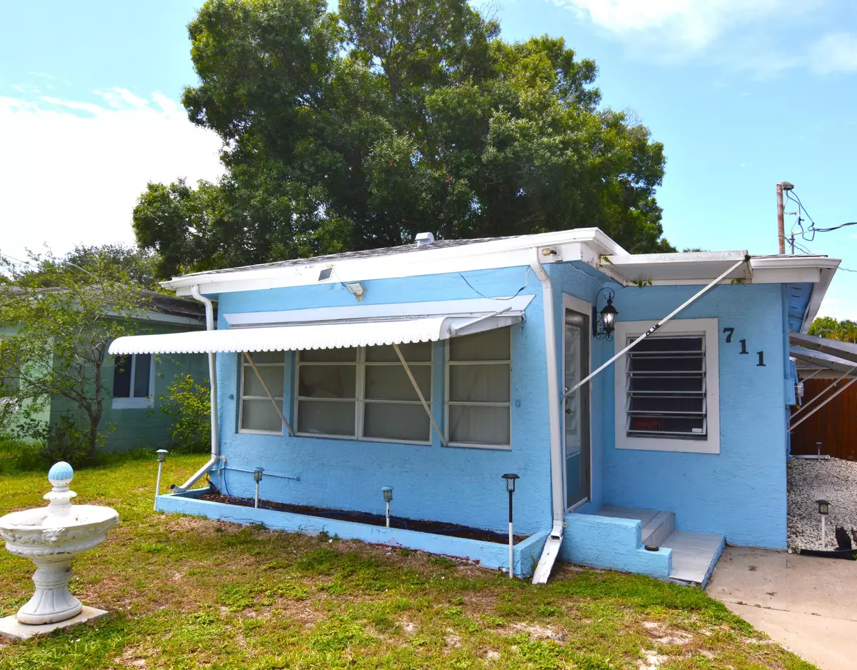 Fort Pierce, FL 34950,711 Cedar PL