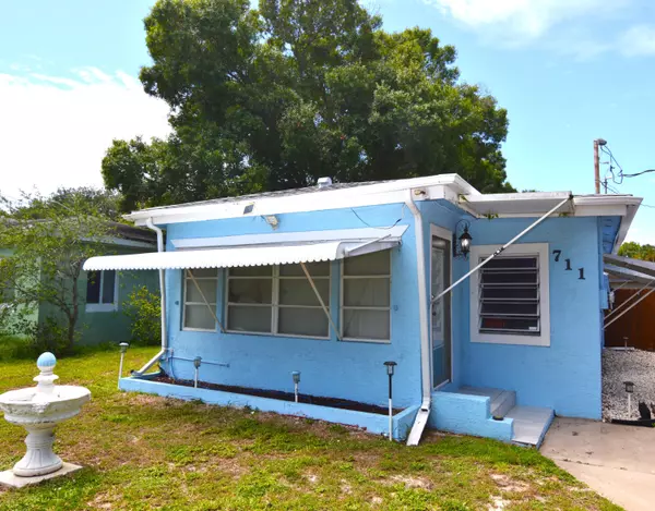 711 Cedar PL, Fort Pierce, FL 34950