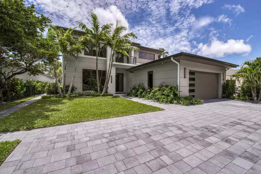 3330 W Degas DR, Palm Beach Gardens, FL 33410