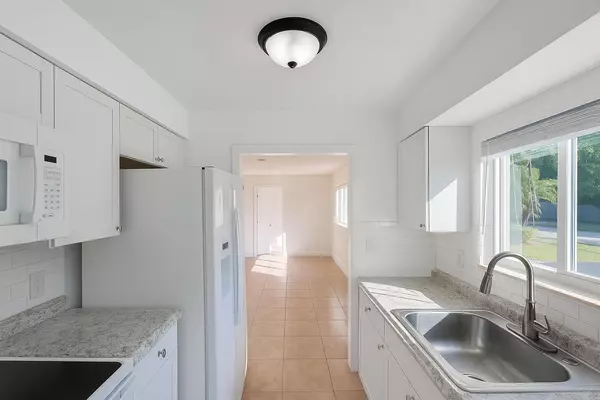 Pompano Beach, FL 33064,3121 NE 7th AVE A