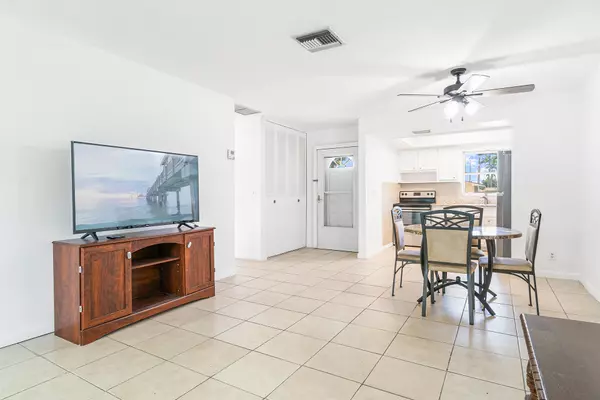 West Palm Beach, FL 33415,2837 W Ashley DR #A