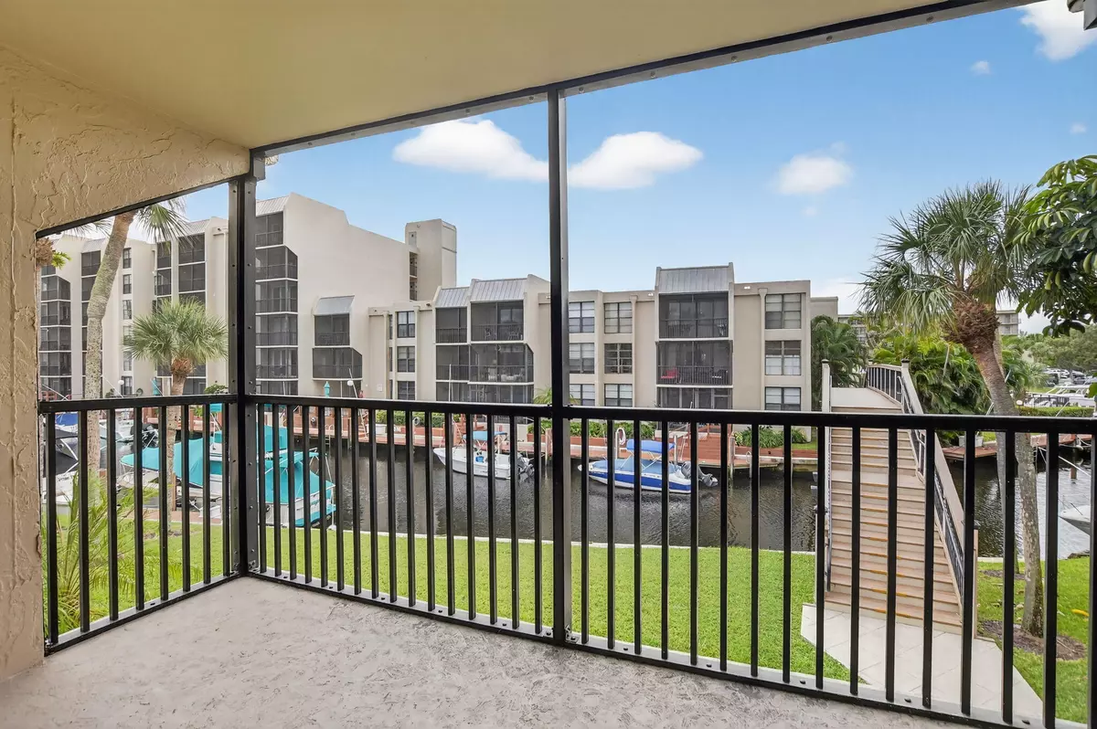 Boca Raton, FL 33432,2 Royal Palm 2050 WAY 2050