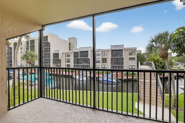 2 Royal Palm 2050 WAY 2050, Boca Raton, FL 33432