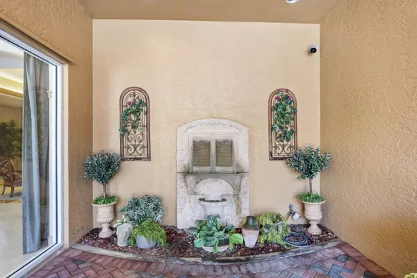 Fort Pierce, FL 34950,20 Orange AVE 312