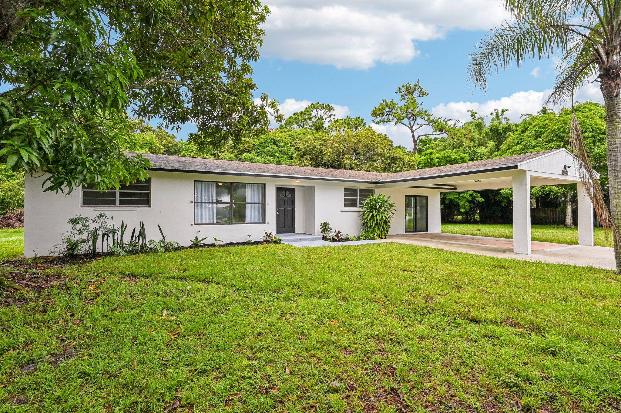 Stuart, FL 34997,5852 SE Wesley AVE