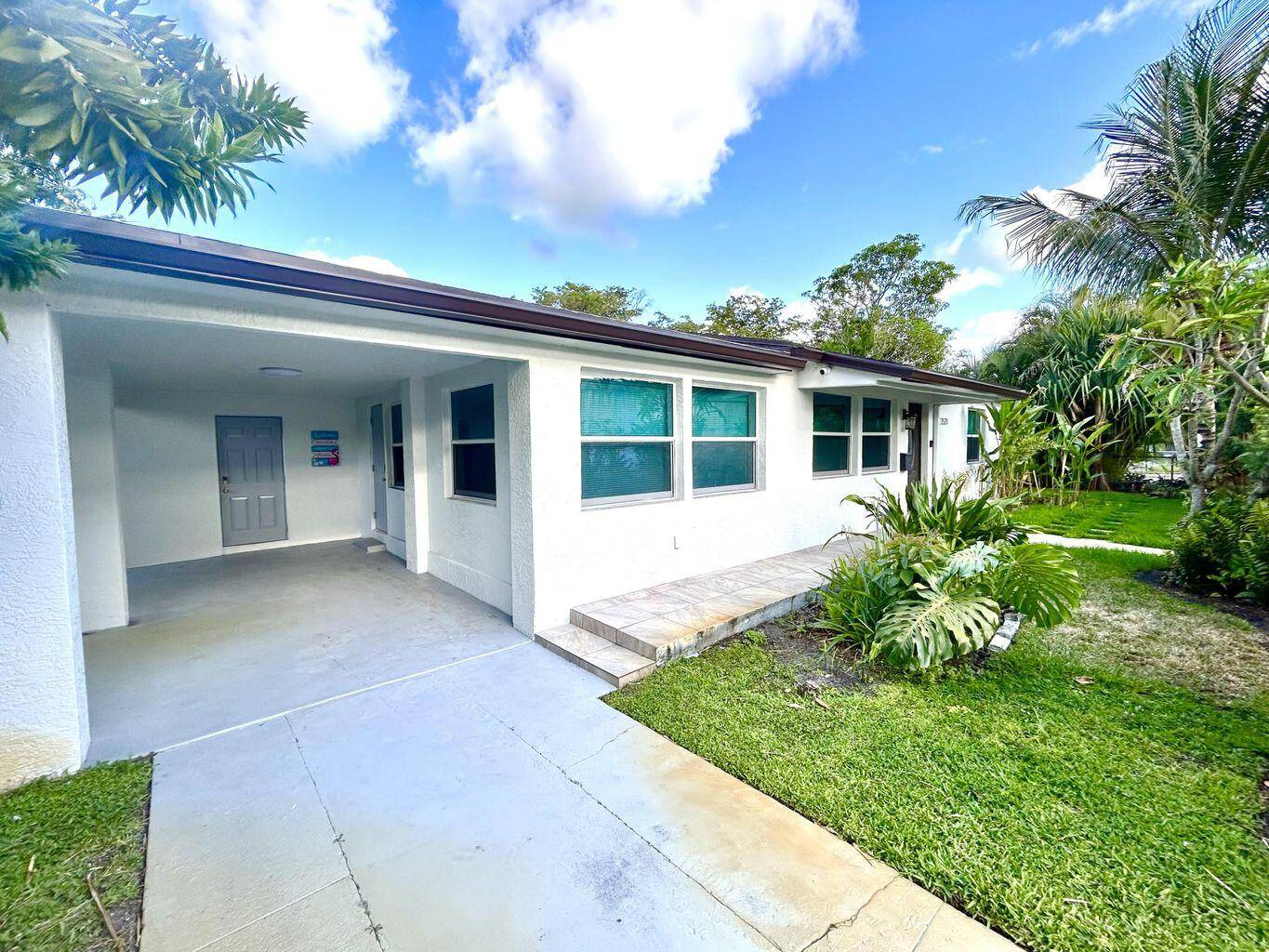 2520 Ridgeway AVE, West Palm Beach, FL 33401