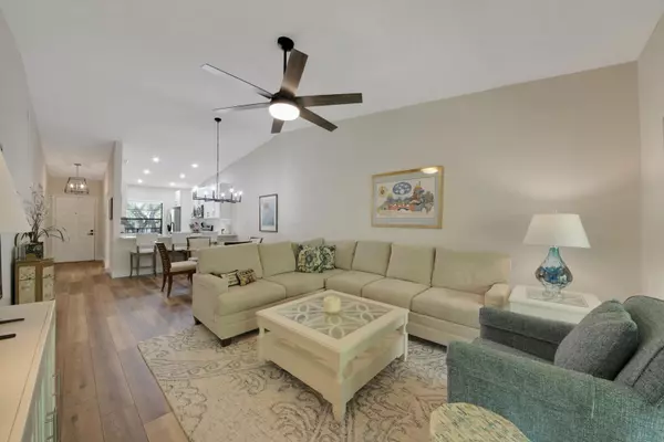 1601 Sabal Ridge CIR F, Palm Beach Gardens, FL 33418