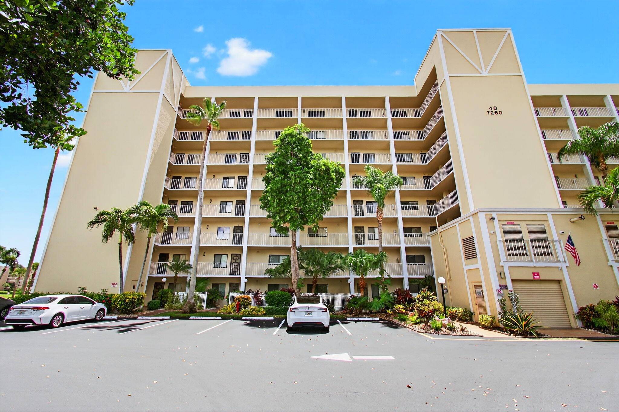 Delray Beach, FL 33446,7260 Kinghurst DR 401