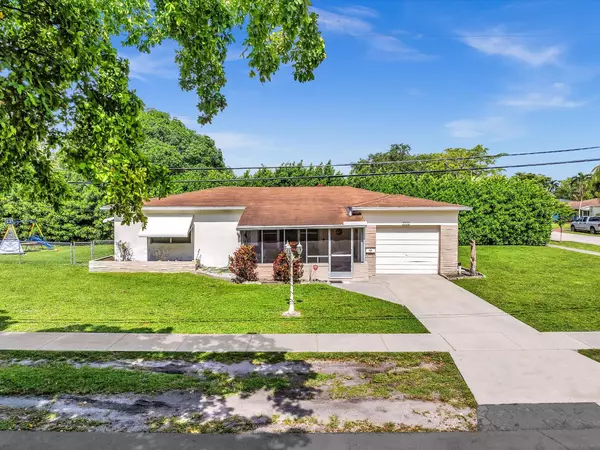 Hollywood, FL 33023,5702 Jefferson ST