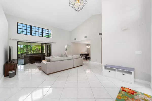 Davie, FL 33328,3136 Peachtree CIR