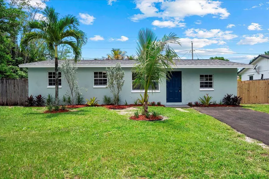 7493 4th TER, Lake Worth, FL 33463