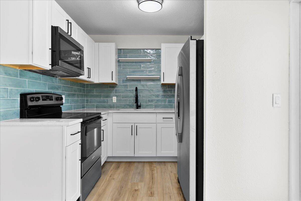 Lake Worth, FL 33463,7493 4th TER