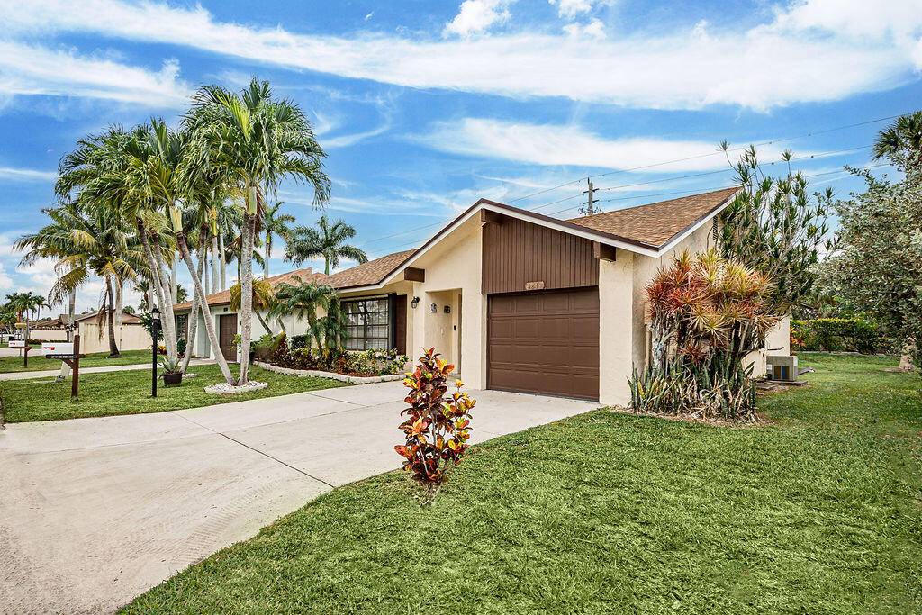Greenacres, FL 33463,6247 Red Cedar CIR