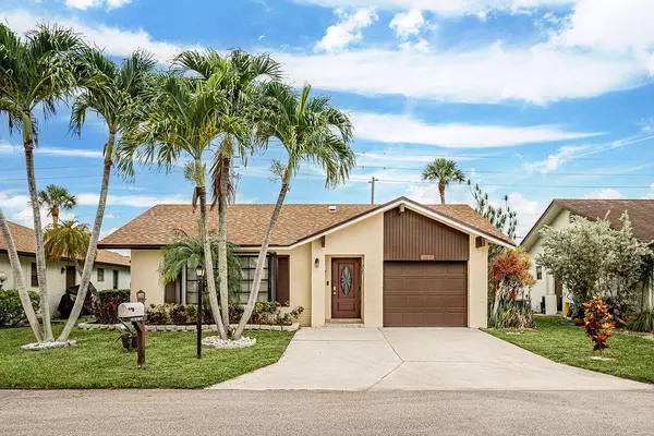 6247 Red Cedar CIR, Greenacres, FL 33463