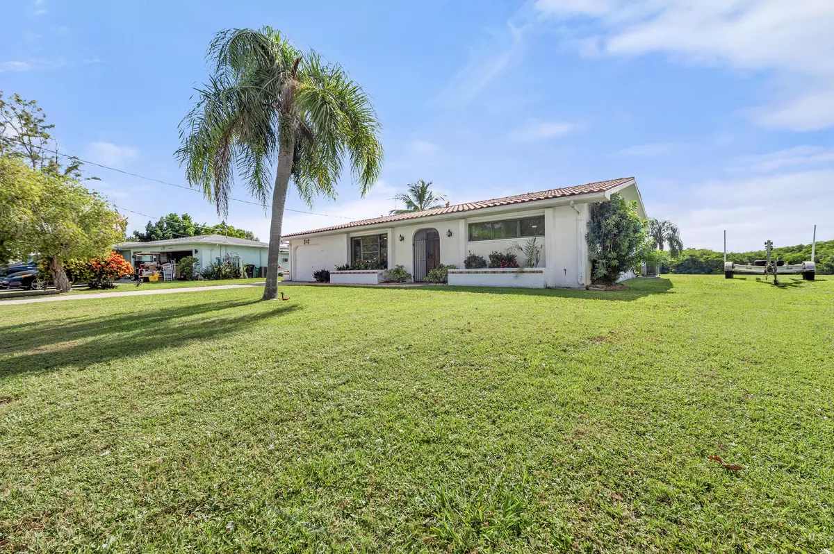 Port Saint Lucie, FL 34983,1075 SE Coral Reef ST