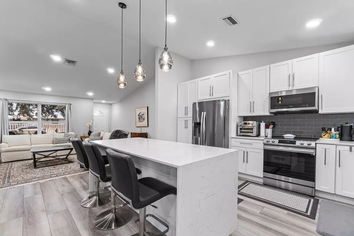 Lantana, FL 33462,981 Wynndale WAY