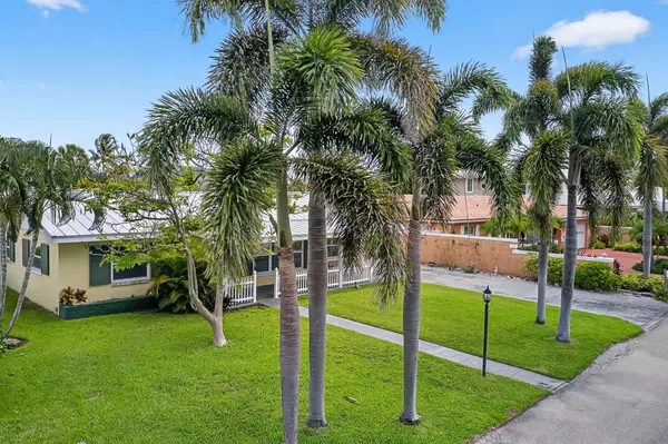 Palm Beach Shores, FL 33404,310 Tacoma LN
