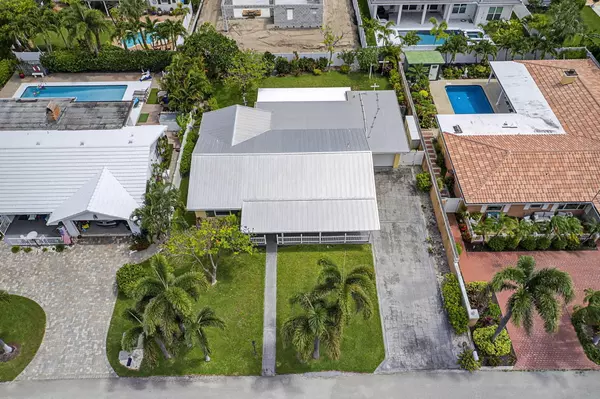 Palm Beach Shores, FL 33404,310 Tacoma LN