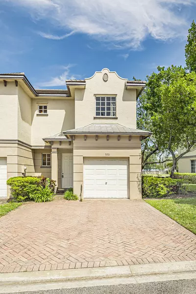 970 Tortuga LN, Riviera Beach, FL 33404