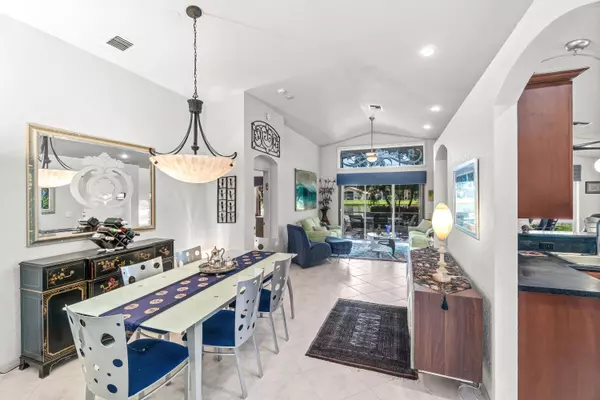 Boynton Beach, FL 33437,7370 Modena DR