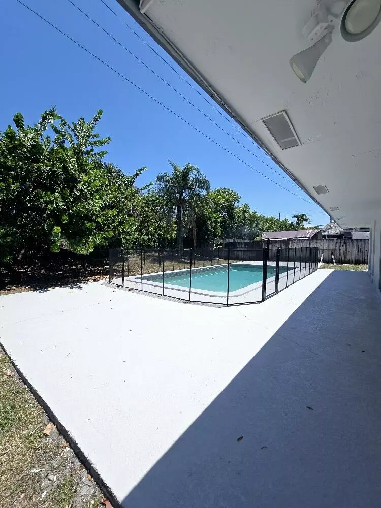 Lake Worth, FL 33462,6952 Tradewind WAY