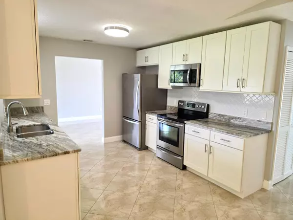 Port Saint Lucie, FL 34952,1602 SE Holiday RD