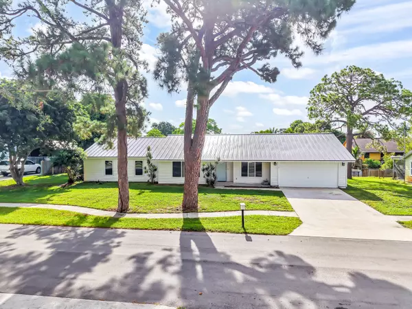 Jupiter, FL 33458,709 Warren DR