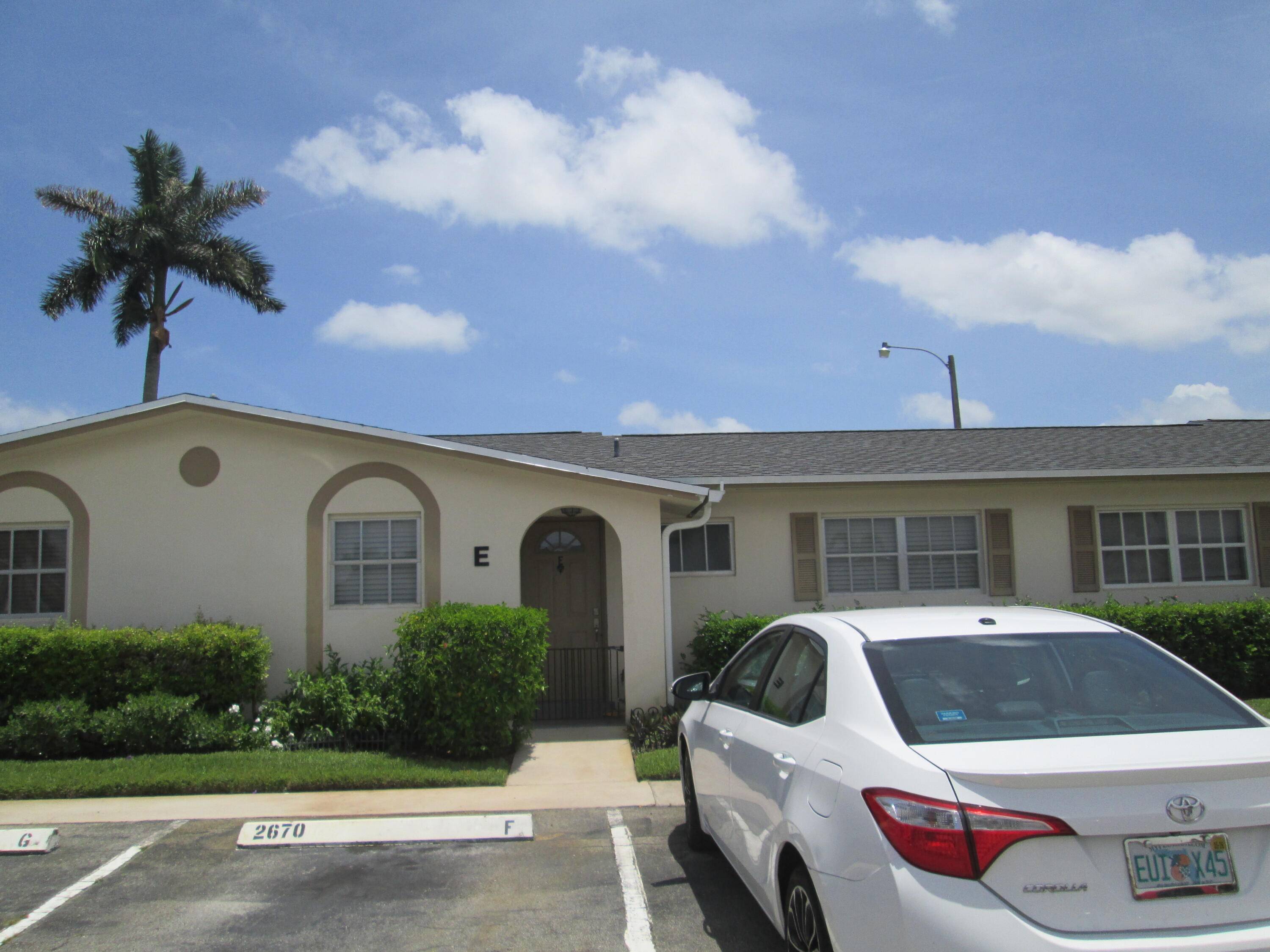 2670 E E Barkley E DR E, West Palm Beach, FL 33415