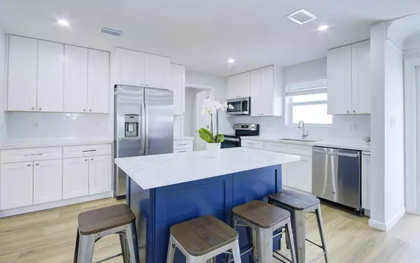 Lighthouse Point, FL 33064,1950 NE 30th ST