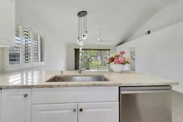 Palm Beach Gardens, FL 33418,534 Club DR
