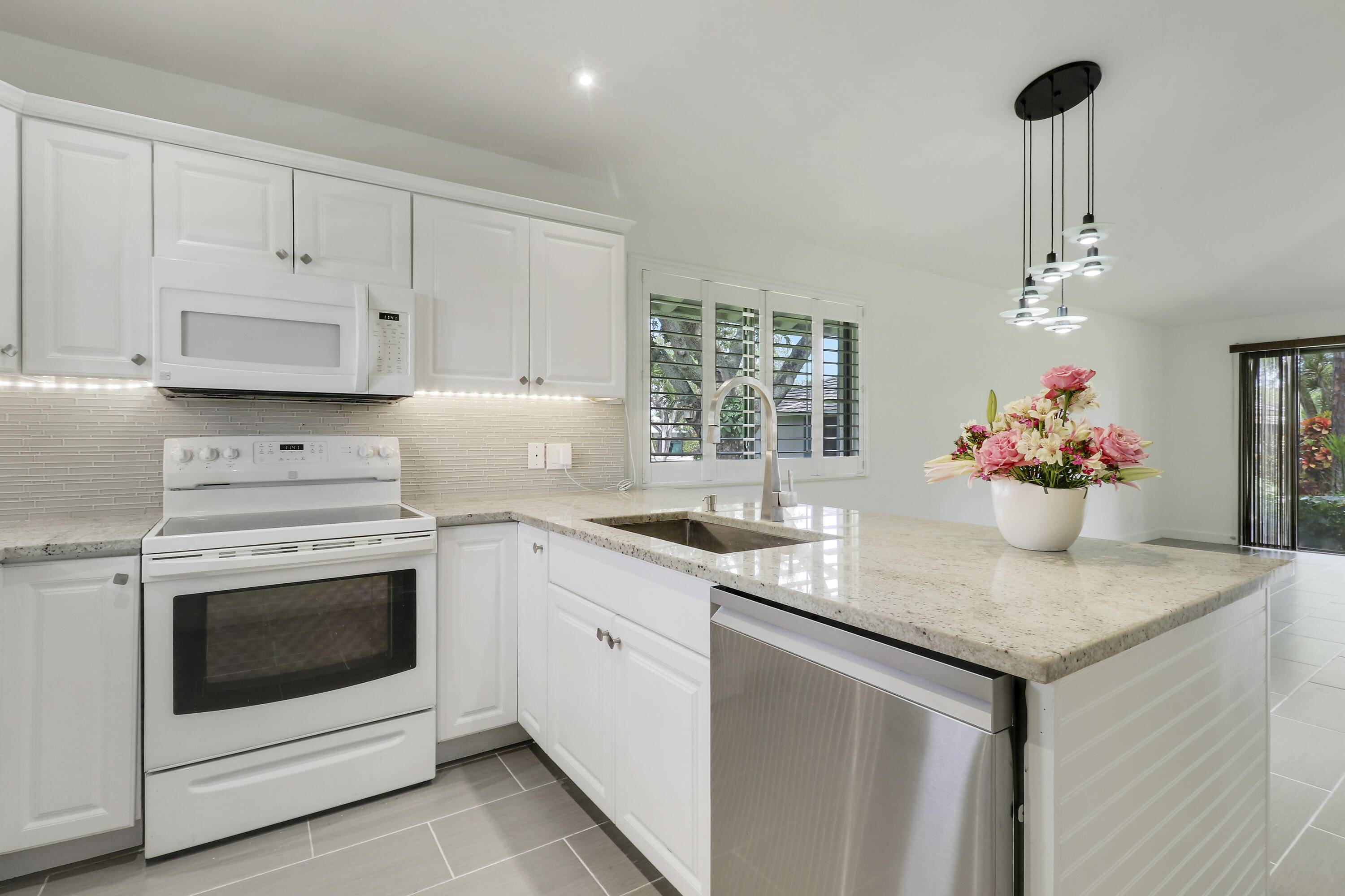 Palm Beach Gardens, FL 33418,534 Club DR