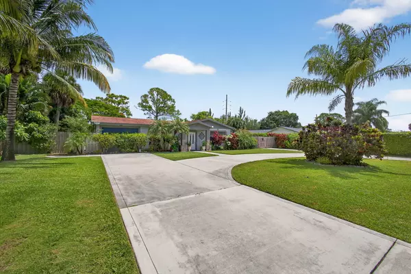 West Palm Beach, FL 33413,6591 Patricia DR