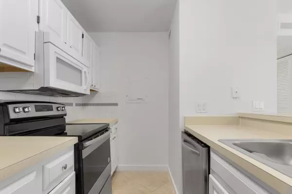 Delray Beach, FL 33445,1780 Palm Cove BLVD 6-101
