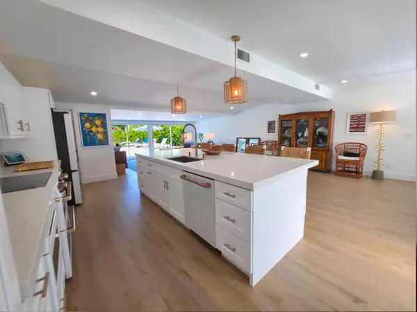 North Palm Beach, FL 33408,720 Eastwind DR