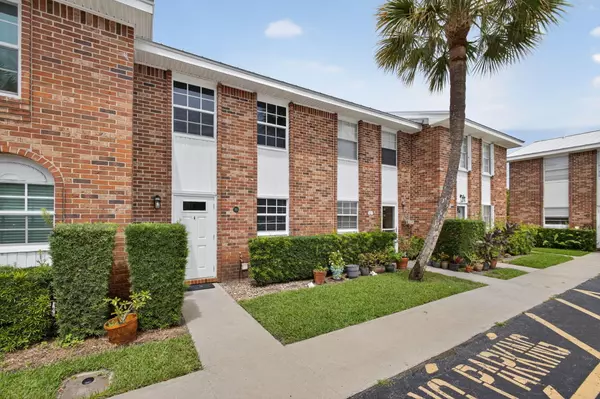 417 N Cypress DR #11, Tequesta, FL 33469