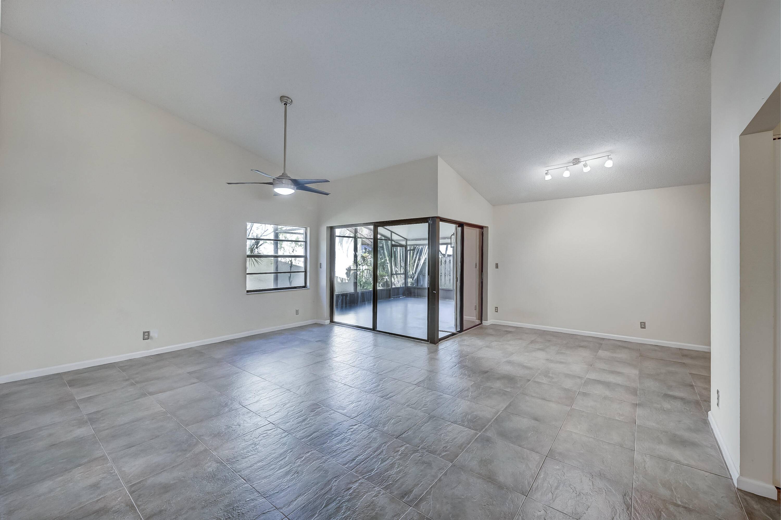 Delray Beach, FL 33445,1135 NW 22nd AVE