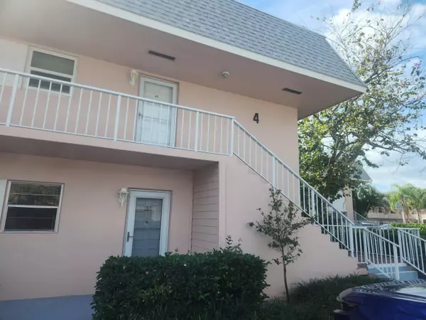 18081 SE Country Club DR 4-35, Tequesta, FL 33469