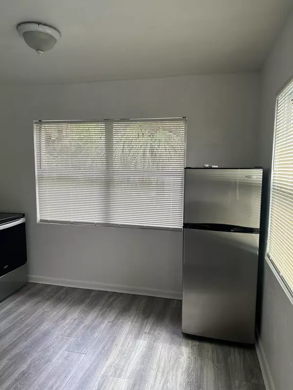 West Palm Beach, FL 33401,815 4th ST 4