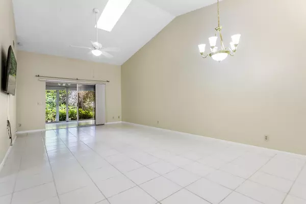 Hobe Sound, FL 33455,8187 SE Fox Hill PL