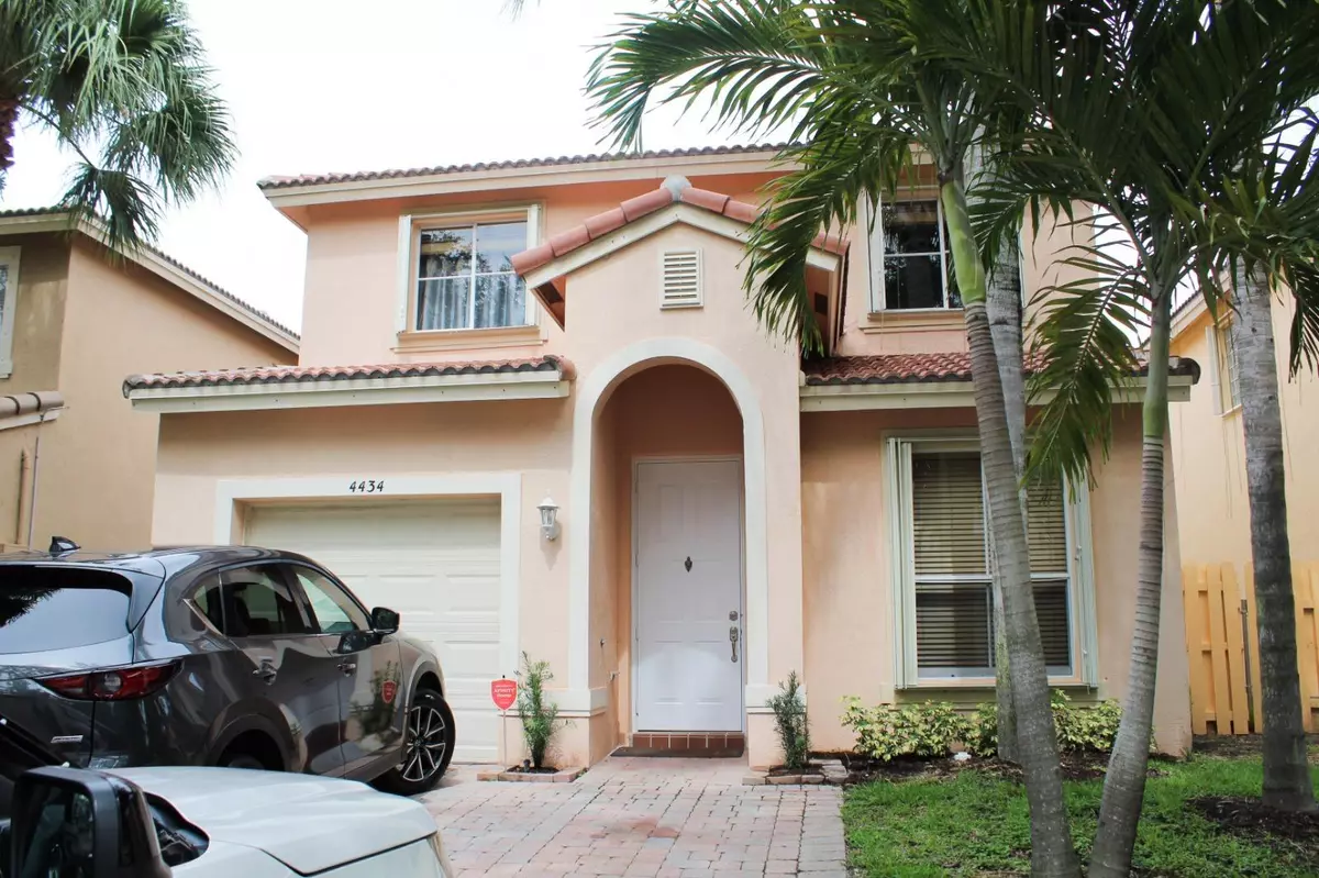 West Palm Beach, FL 33409,4434 Lake Lucerne CIR