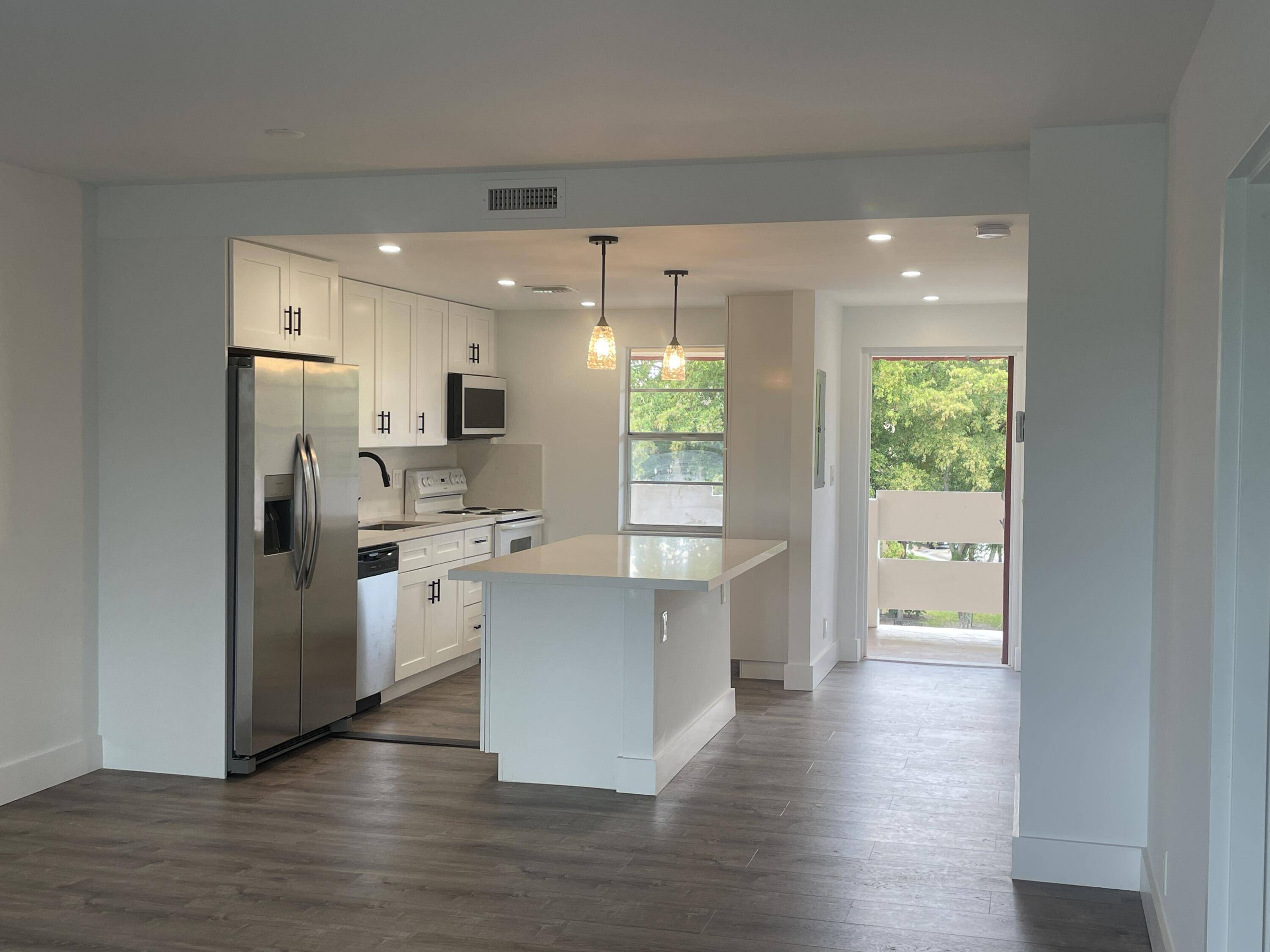 1005 Country Club DR 403, Margate, FL 33063