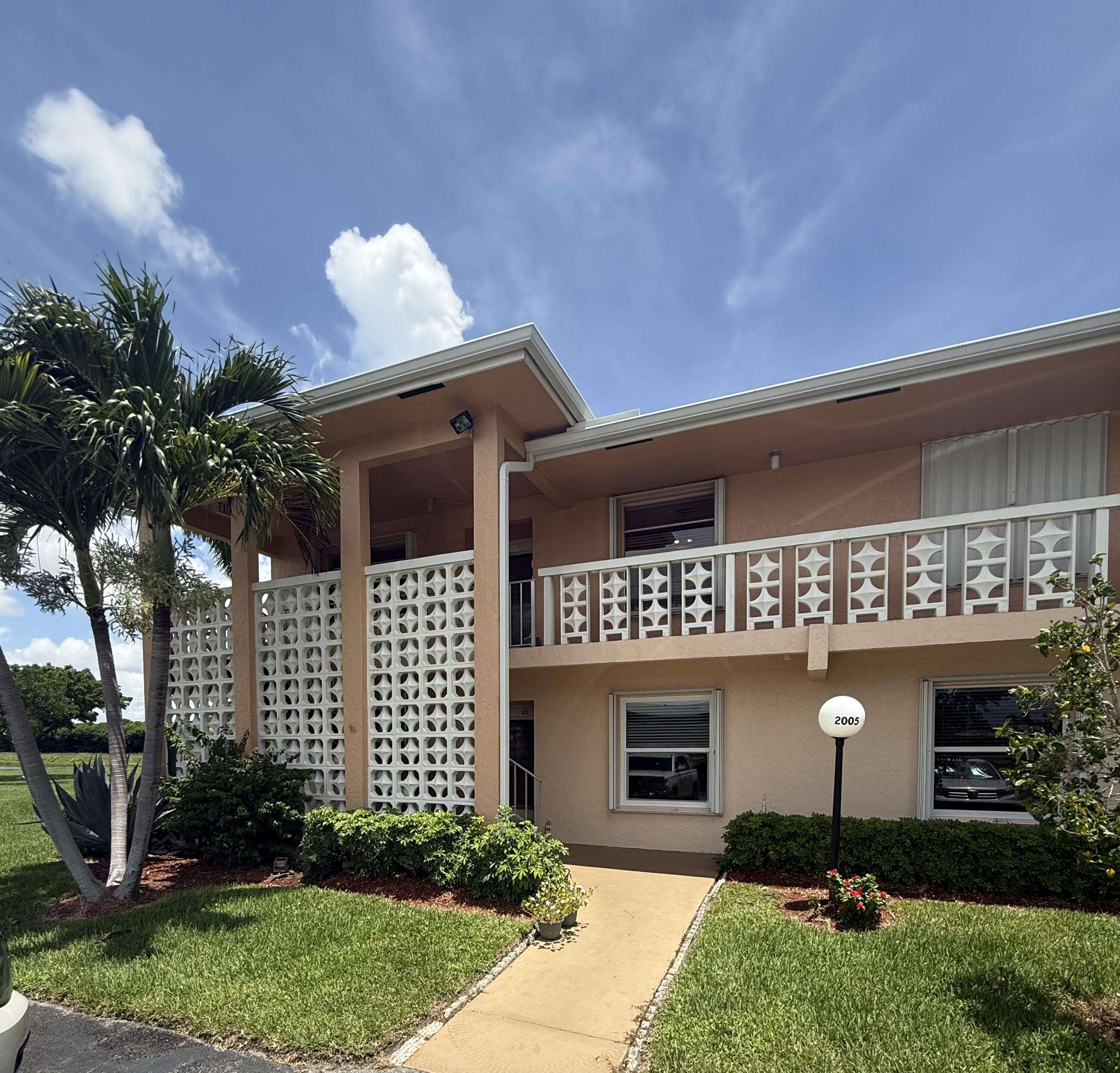 2005 NW 18th ST 201, Delray Beach, FL 33445